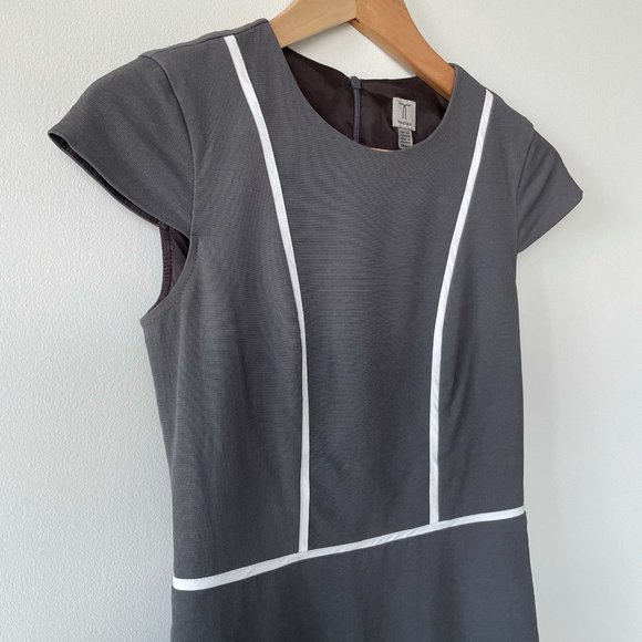 Tristan - Fitted Dress - Picture 3 of 5